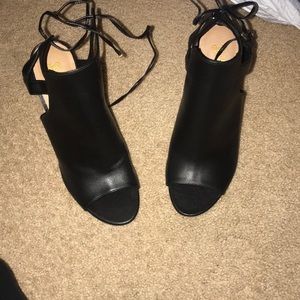 Adorable heels! Never have been worn!